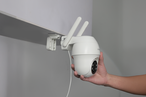 Wired Security Cameras: Ultimate Home Security System Guide